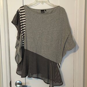 RARE Uniqlo x Plumpynuts Asymmetric Top